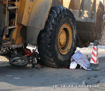 老人慘遭三車(chē)碾壓致死，責(zé)任如何劃分