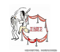 惡漢強(qiáng)闖鄰居家門(mén)，鄰居一家正當(dāng)防衛(wèi)