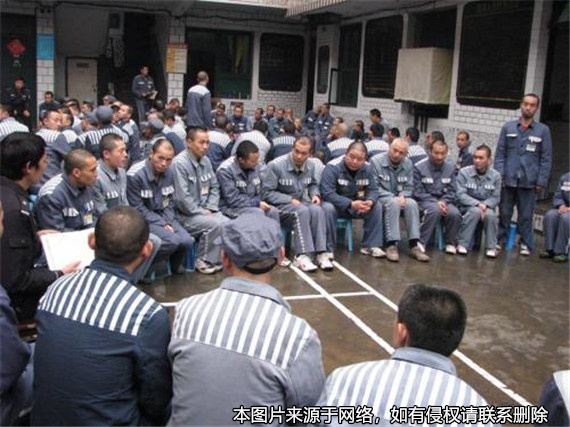 罪犯逃亡期間結(jié)婚，被判刑后妻子起訴離婚獲支持
