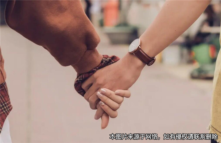 情侶分手后因錢款對簿公堂，訴訟期間男方還轉(zhuǎn)賬